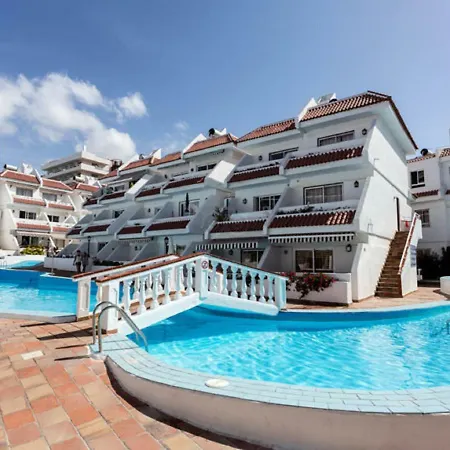 Floritas Vista Piscina Apartment